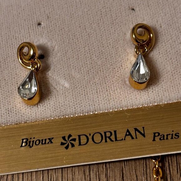 D'Orlan Gold Plated Necklace 14-16" Adjustable and Pierced Earrings NWT in Box - Picture 4 of 4